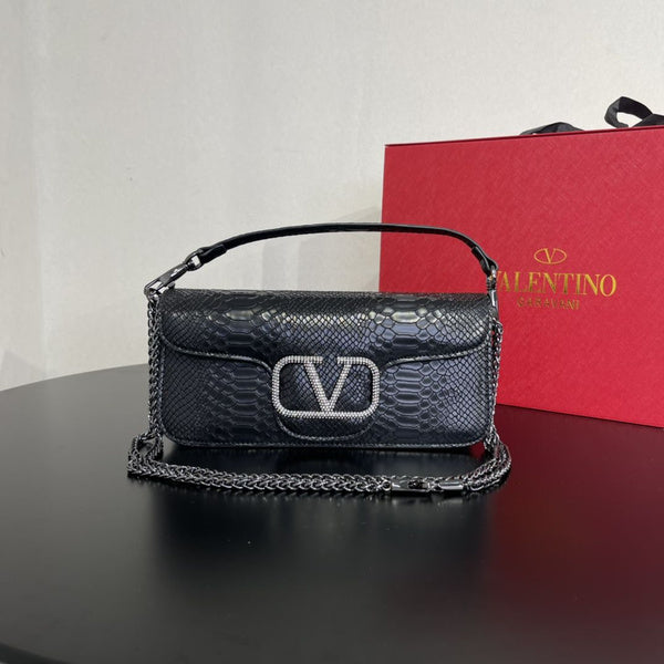 VALENTINO GARAVANI LOCÒ BLACK SHOULDER BAG