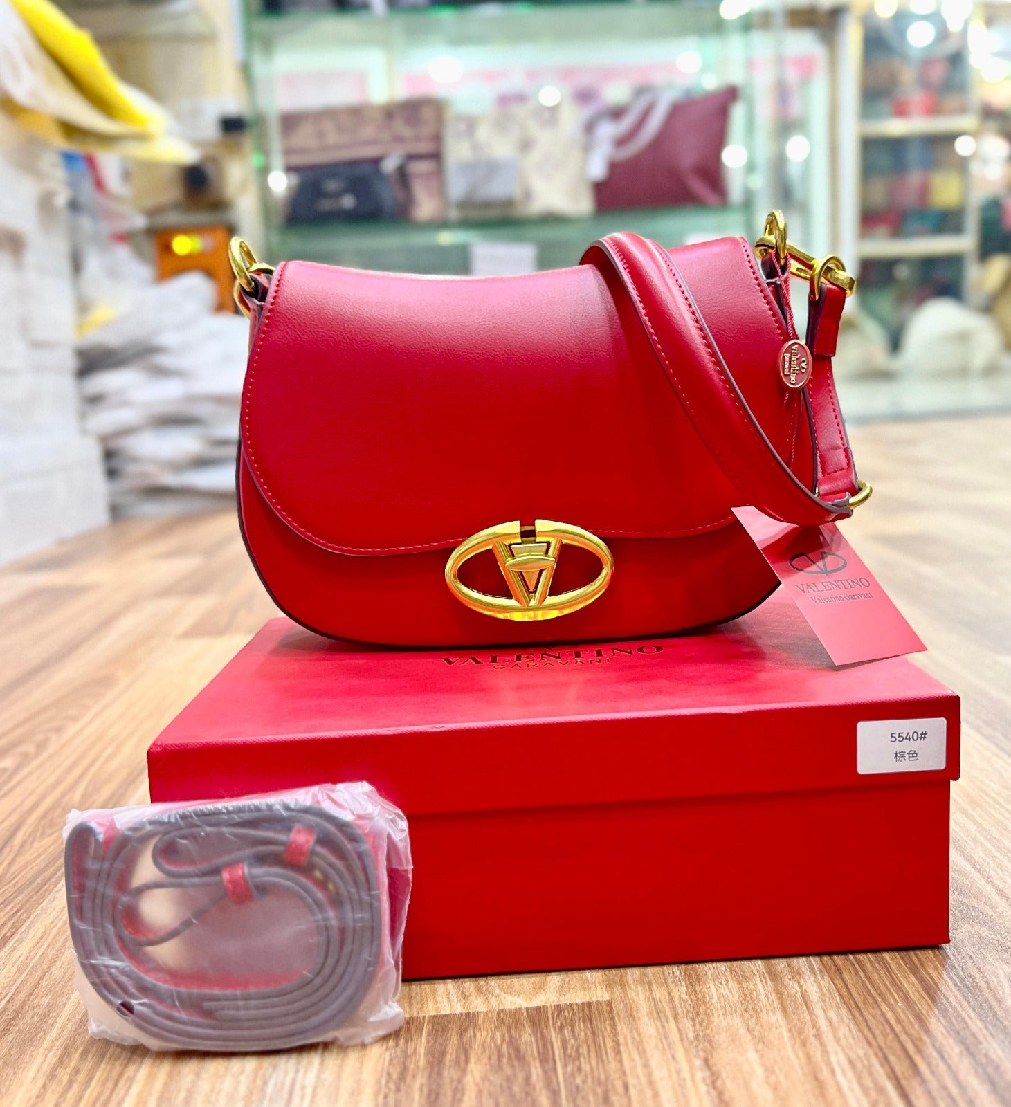 VALENTINO GARAVANI OHVAL' SMALL SHOULDER BAG - Red