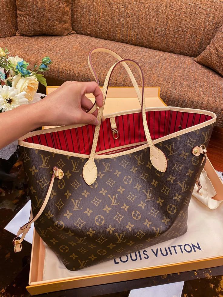 LOUIS VUITTON NEVERFULL TOTE - Alphabets Print