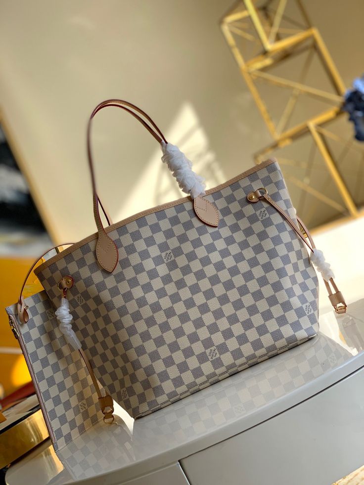LOUIS VUITTON NEVERFULL TOTE - White Check Print