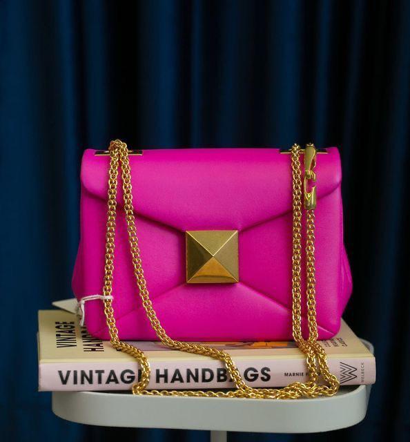 VALENTINO Garvani One Stud Crossbody Bag - Pink