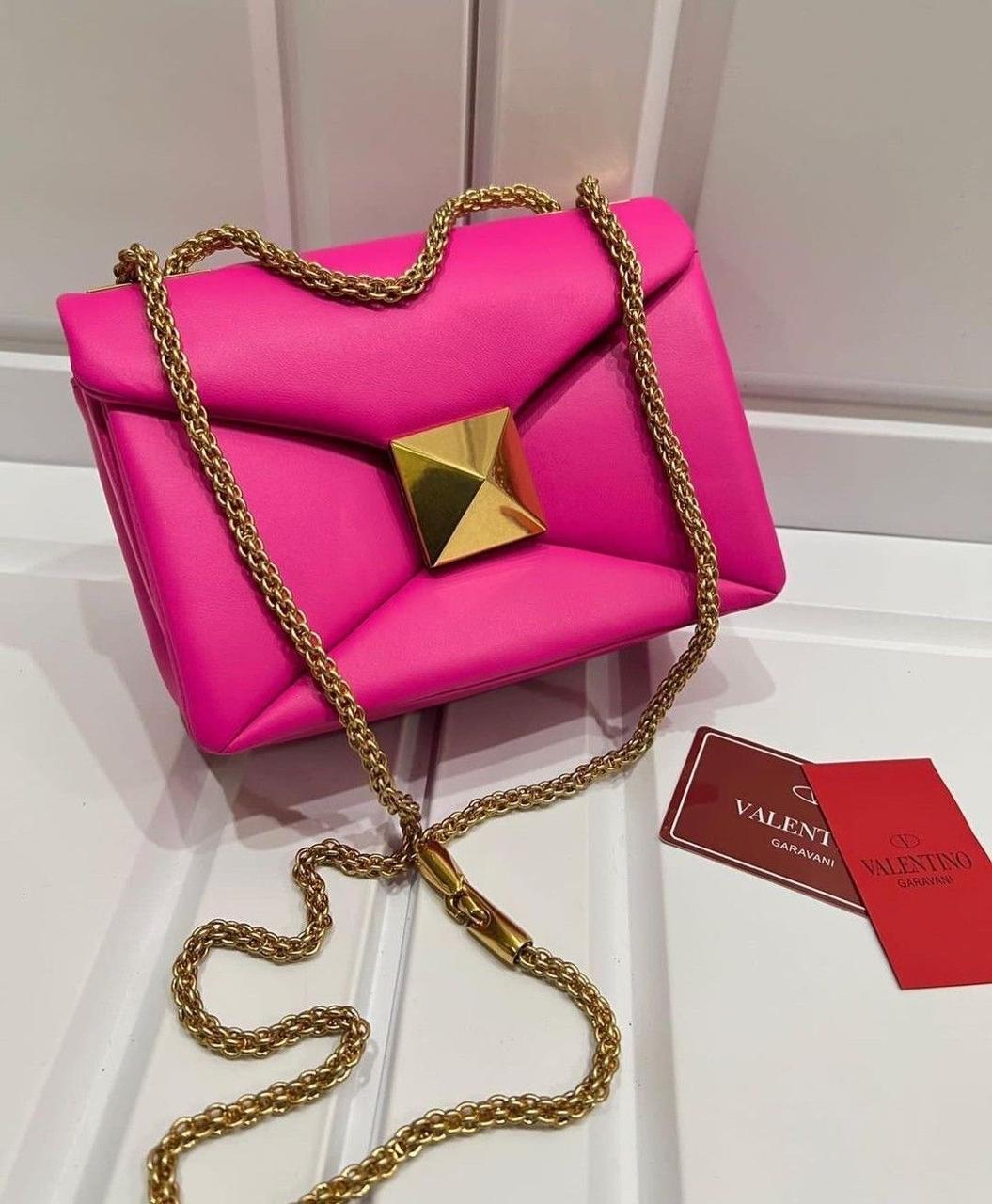 VALENTINO Garvani One Stud Crossbody Bag - Pink