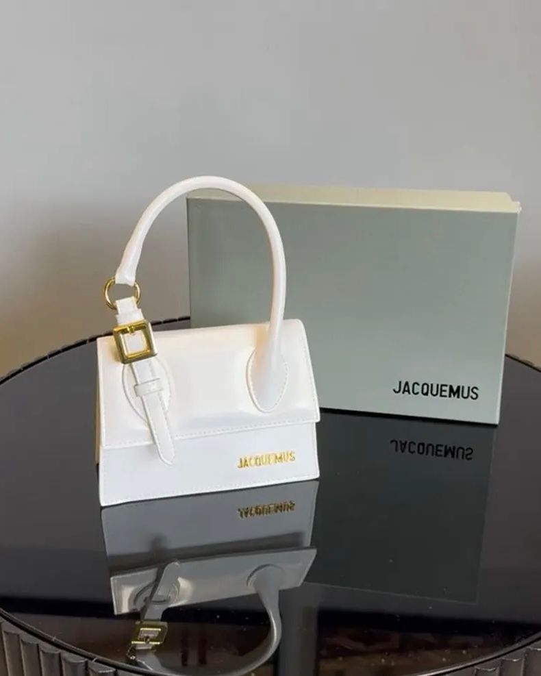 Jacquemus Le Chiquito Moyen Boucle tote bag - White