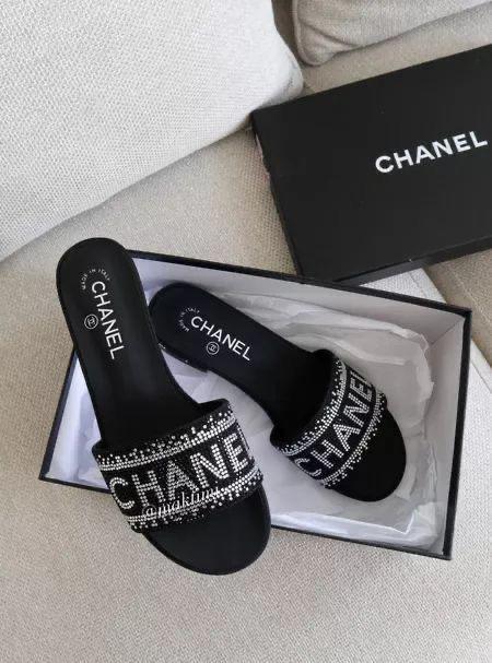 CHANEL Stone Slippers - Black