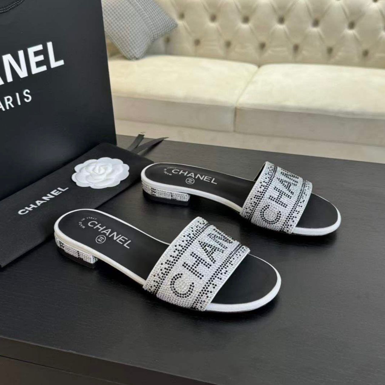 CHANEL Stone Slippers - White
