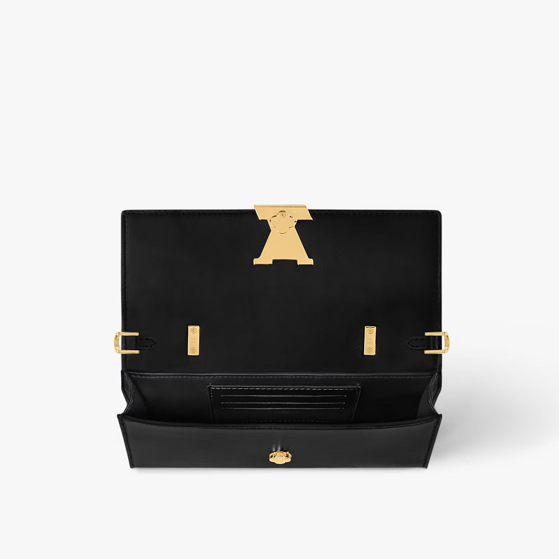 LOUIS VUITTON Wallet On Chain Capucines - Black