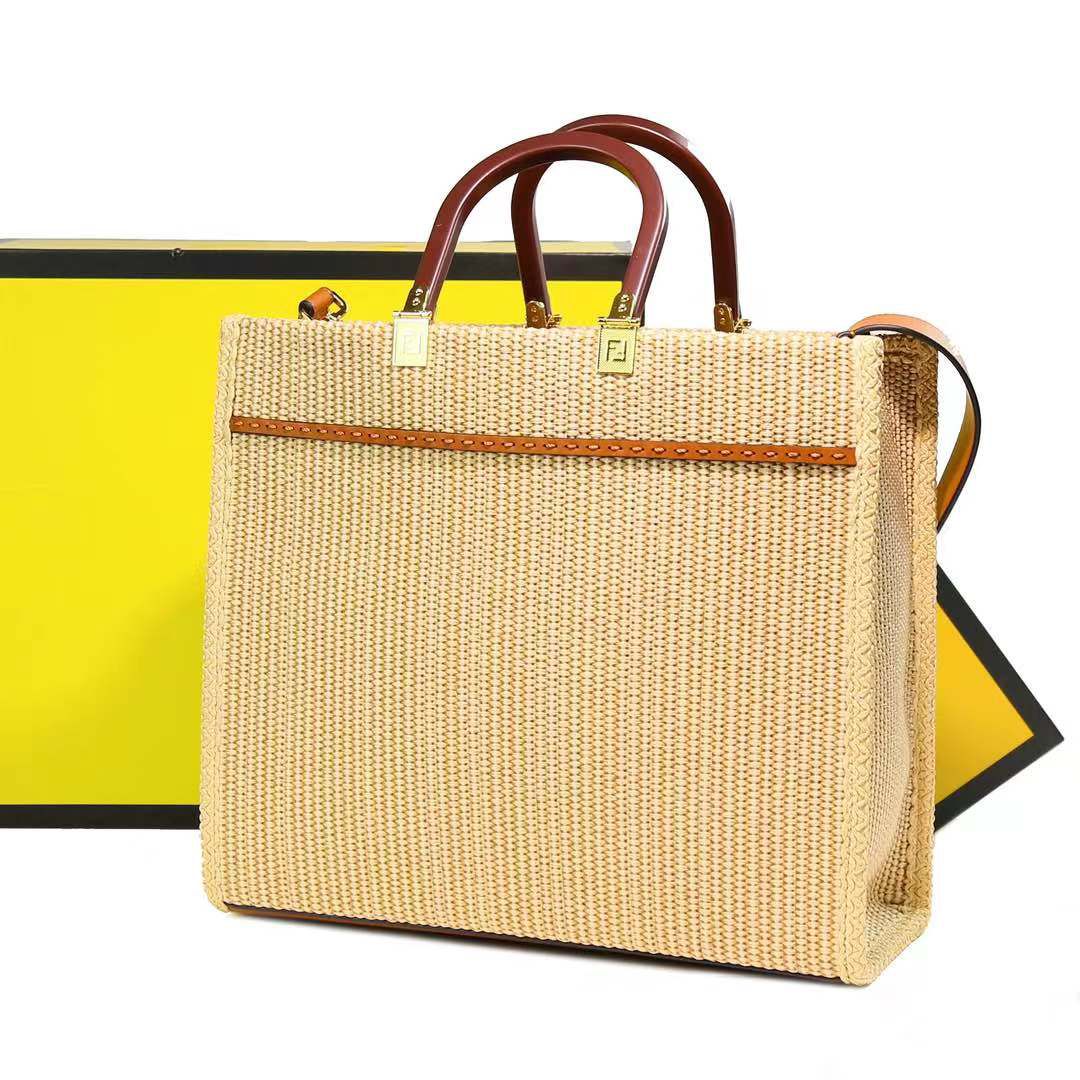 FENDI ROMA LEATHER TOTE - BEIGE