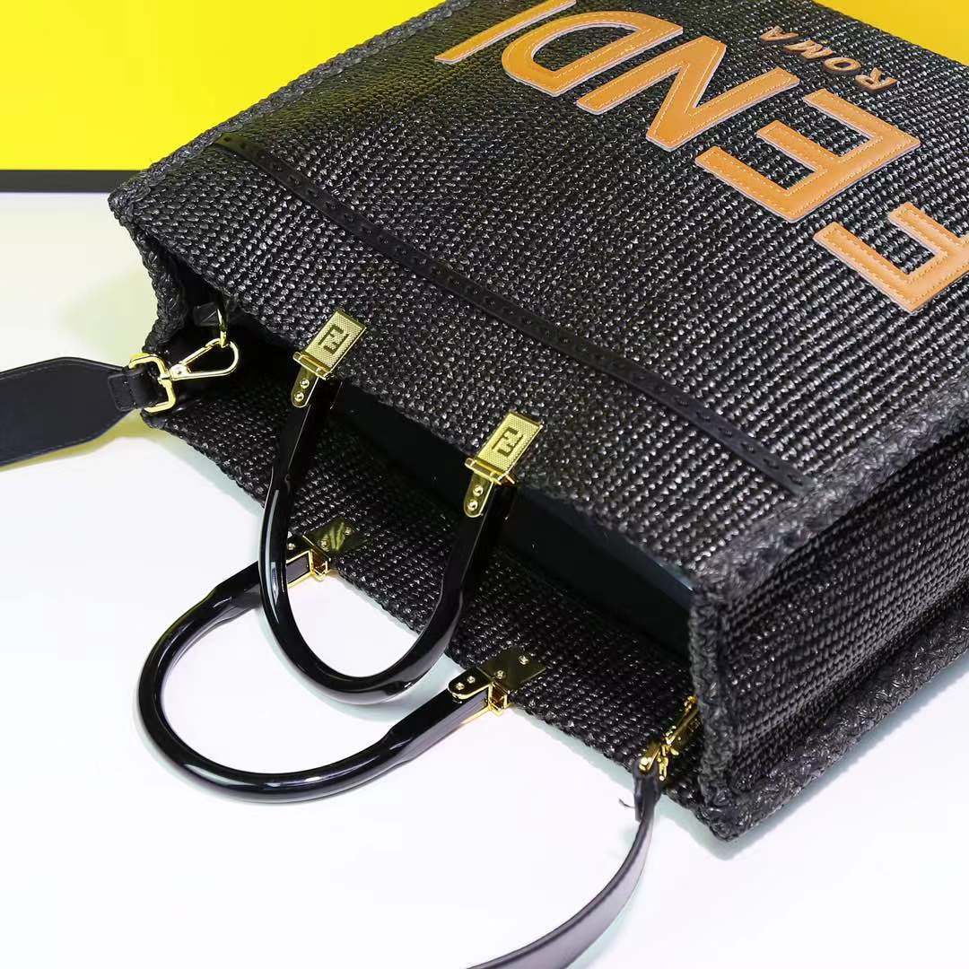 FENDI ROMA LEATHER TOTE - Black
