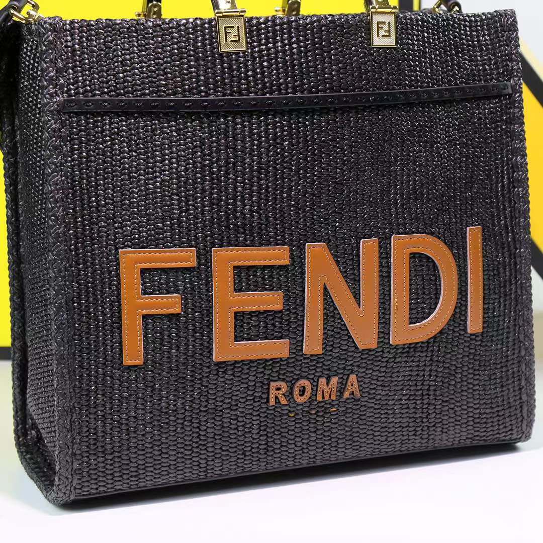 FENDI ROMA LEATHER TOTE - Black