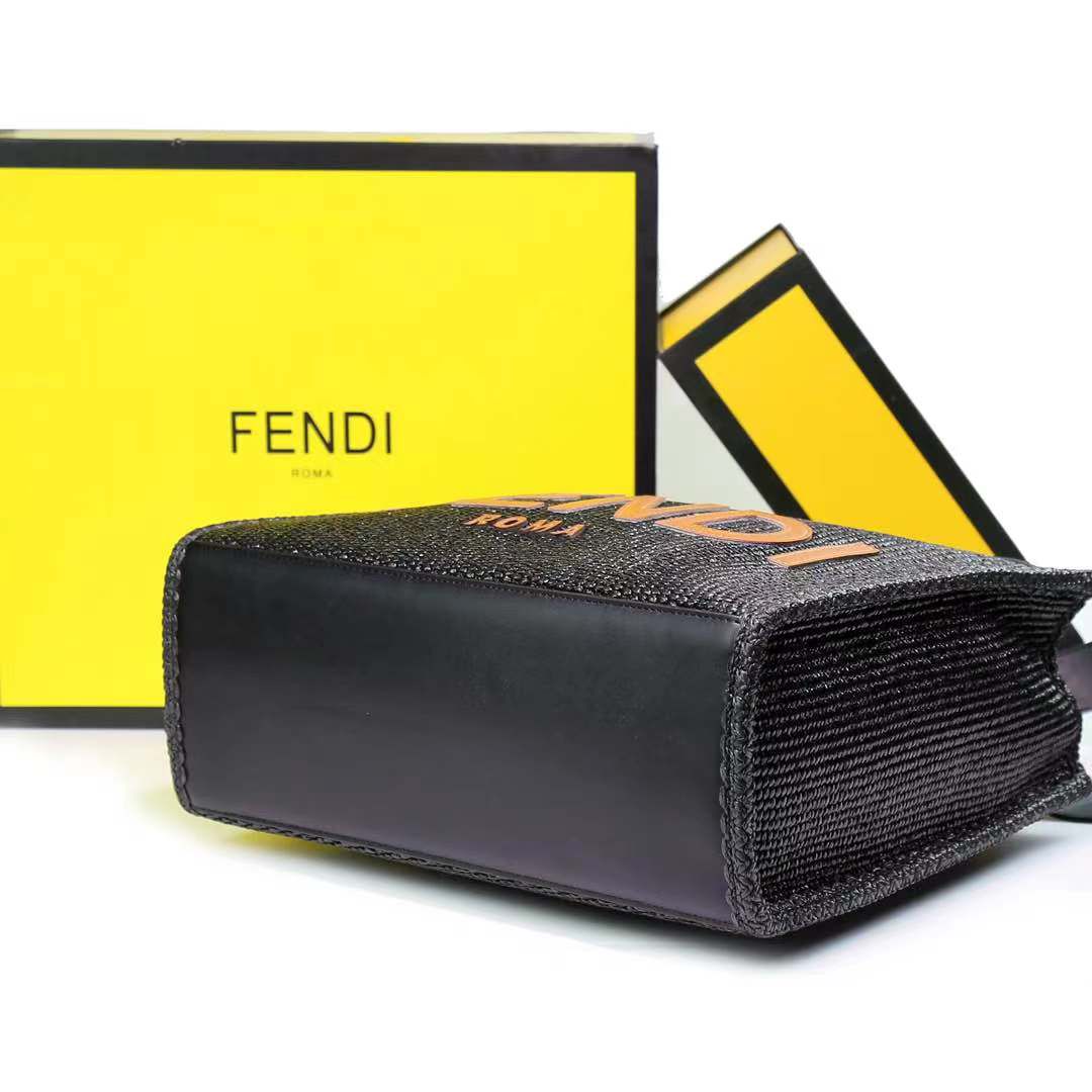 FENDI ROMA LEATHER TOTE - Black