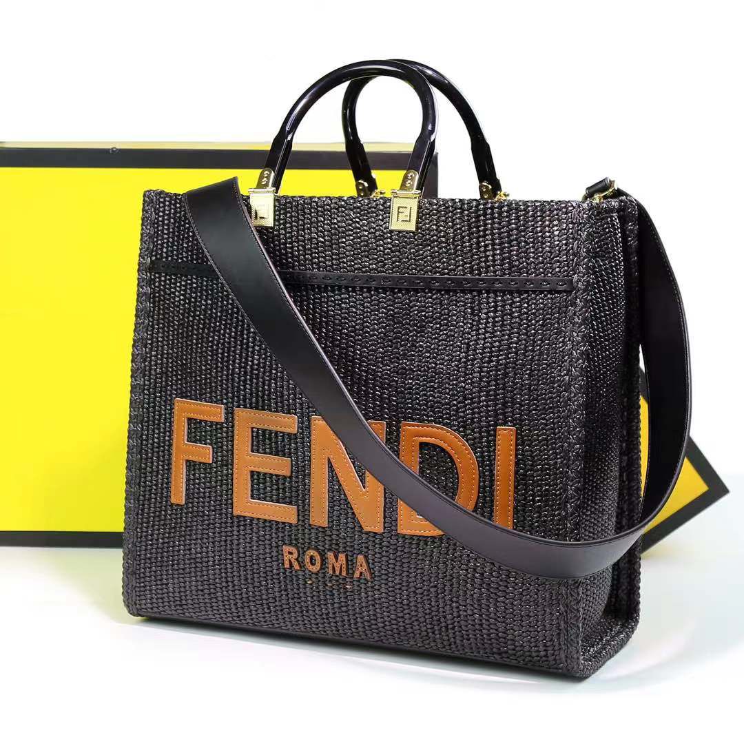 FENDI ROMA LEATHER TOTE - Black