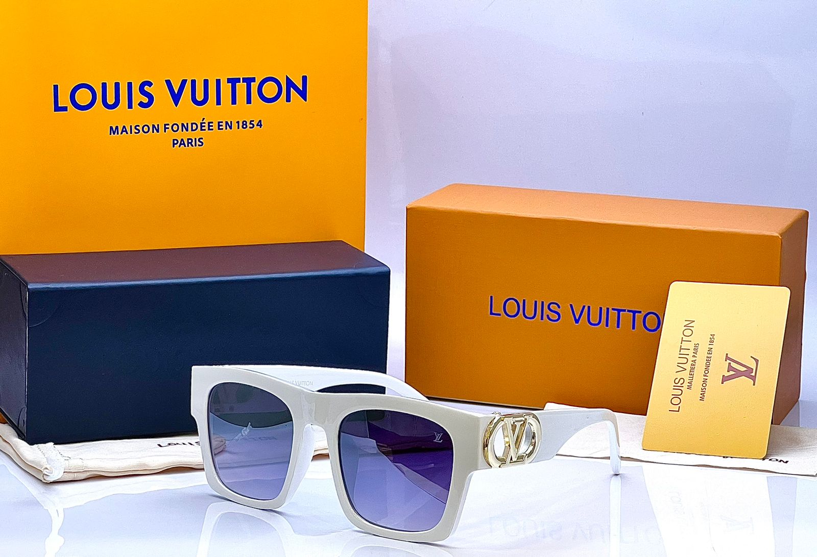 LV LADIES MODEL SUNGLASSES - White