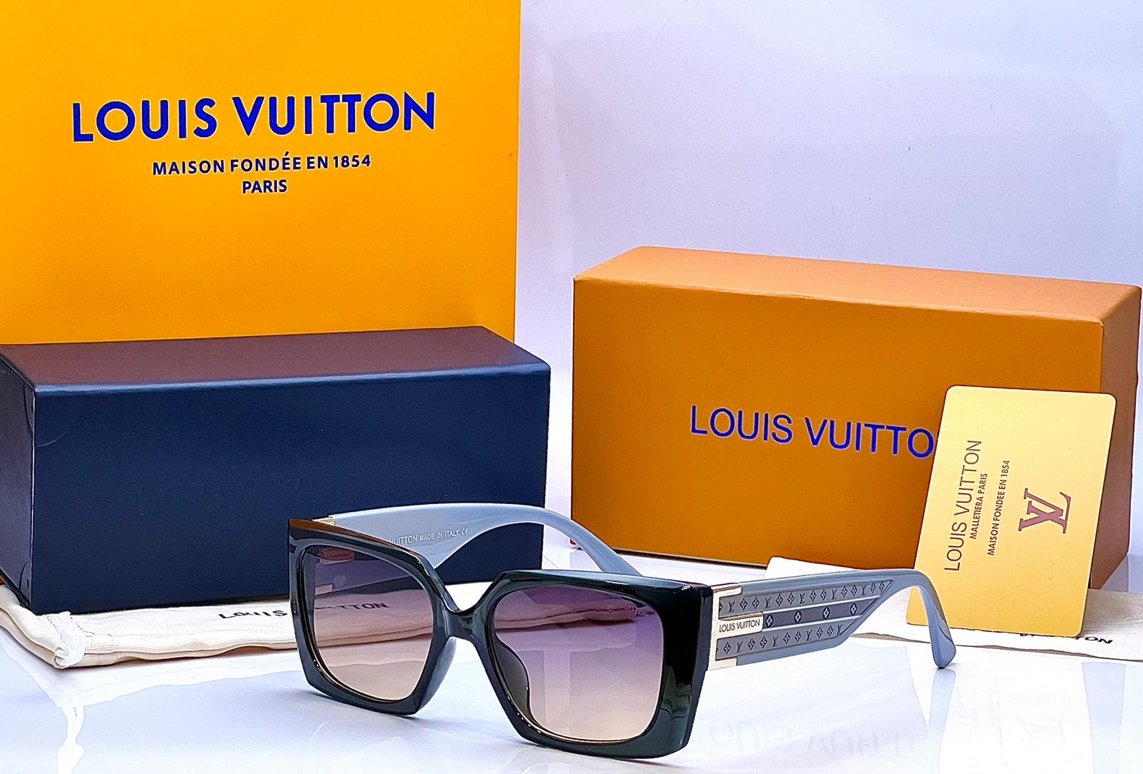 LV LADIES MODEL SUNGLASSES - Gray