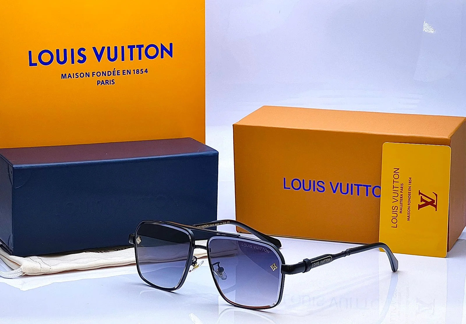 LOUIS VUITTON LADIES SUNGLASSES