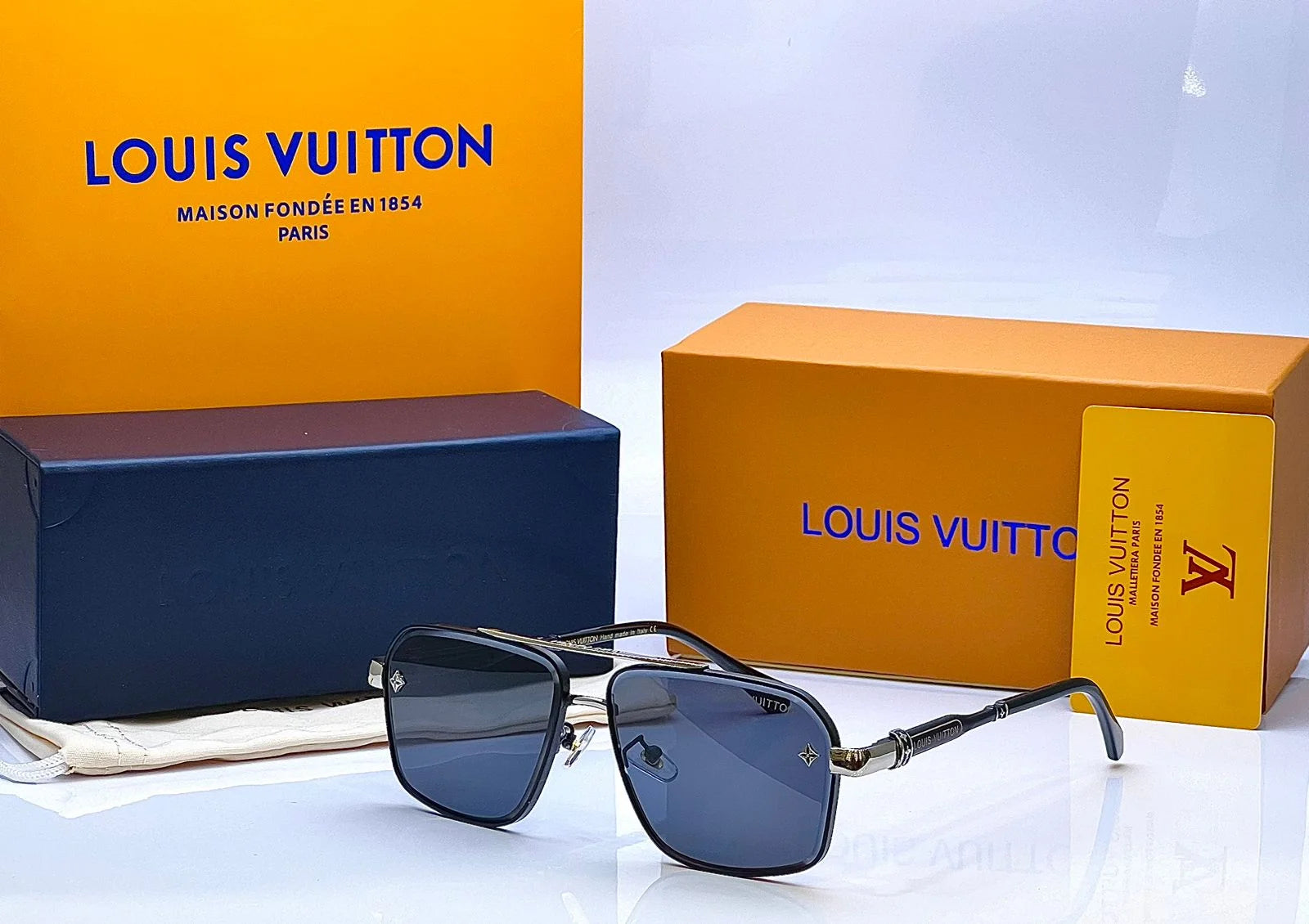 LOUIS VUITTON LADIES SUNGLASSES