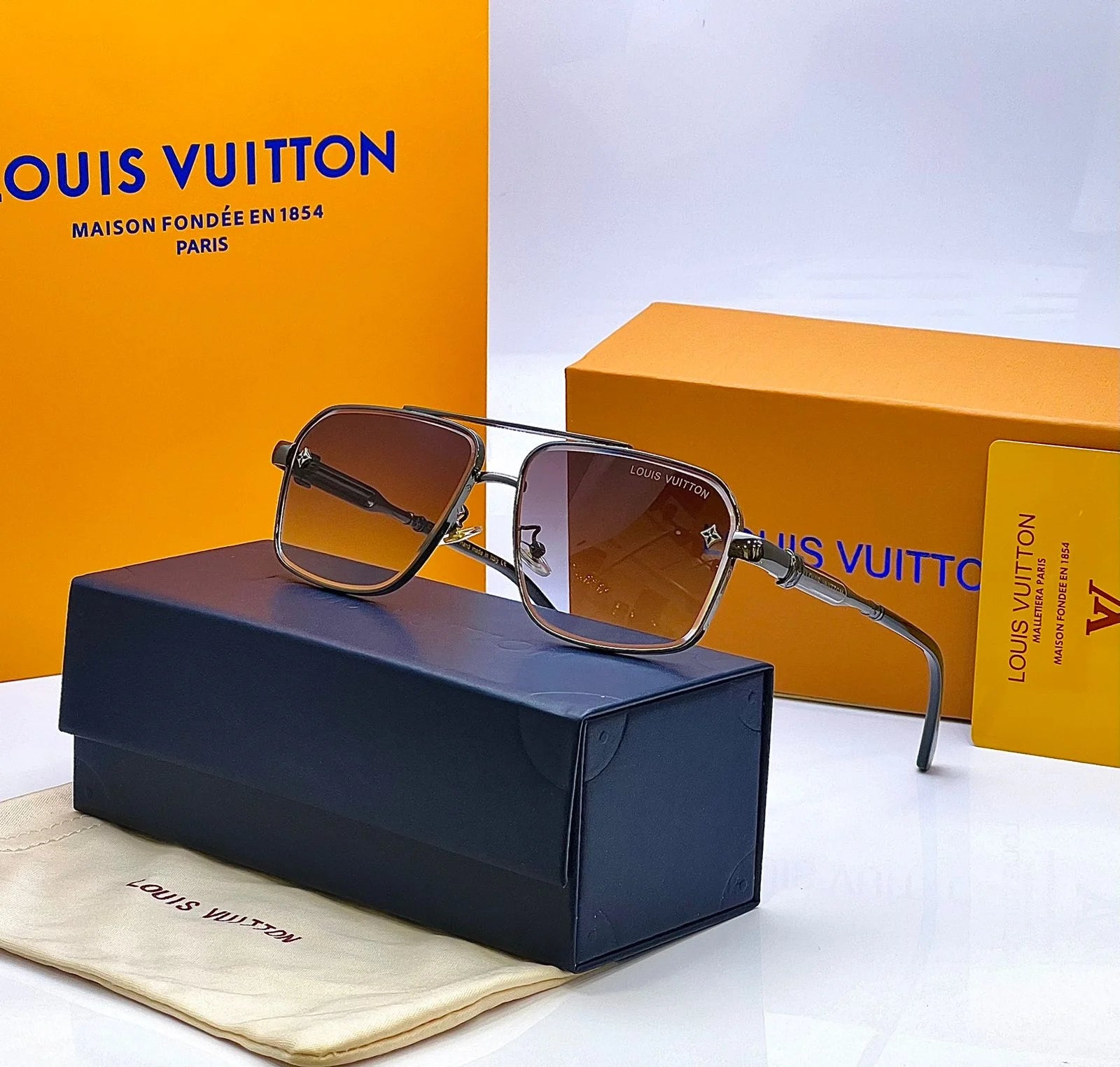 LOUIS VUITTON LADIES SUNGLASSES