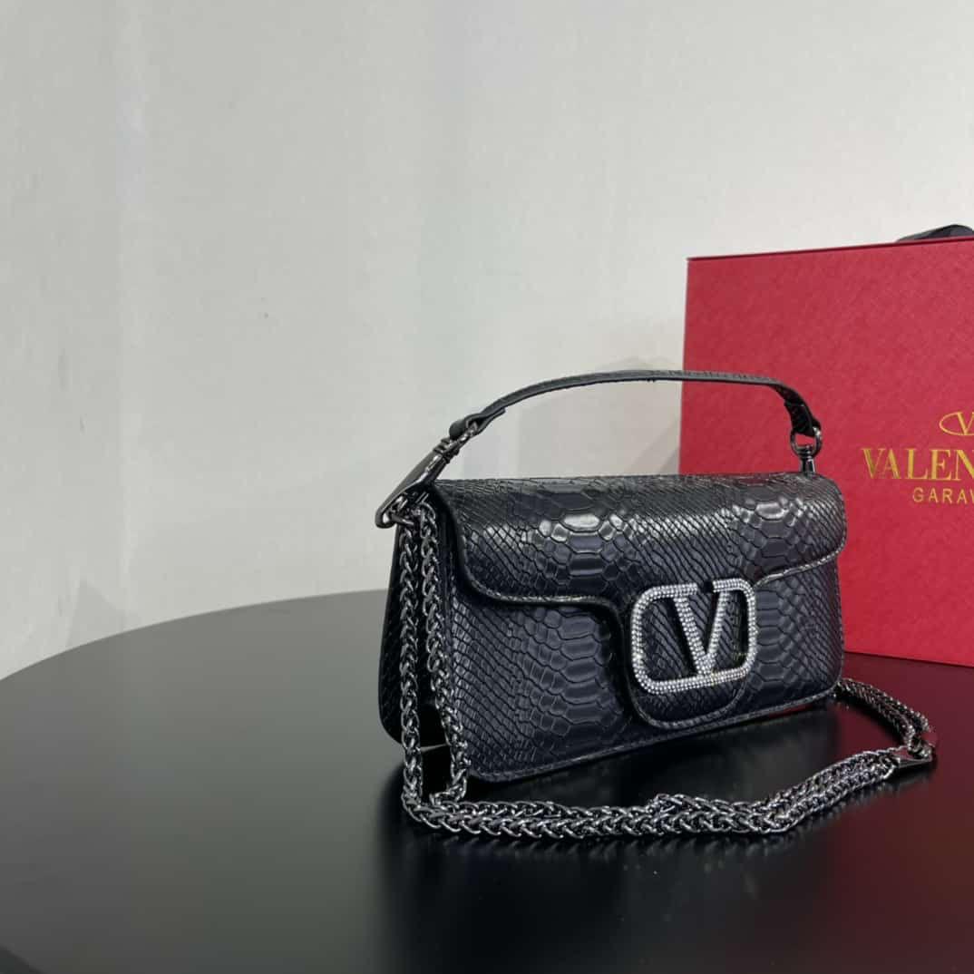 VALENTINO GARAVANI LOCÒ BLACK SHOULDER BAG