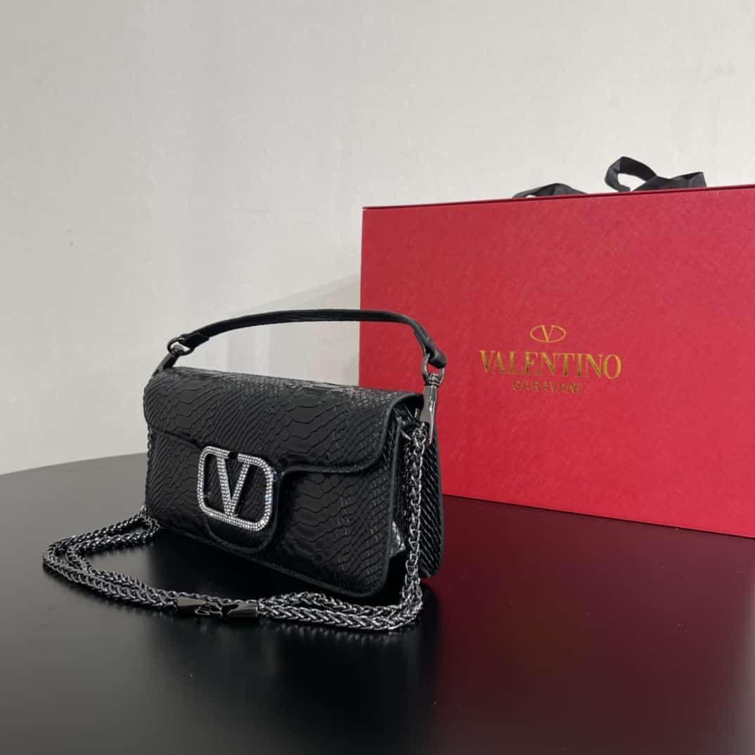 VALENTINO GARAVANI LOCÒ BLACK SHOULDER BAG