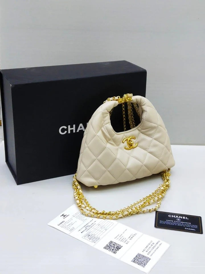 CHANEL Small Hobo Bag - Fawn