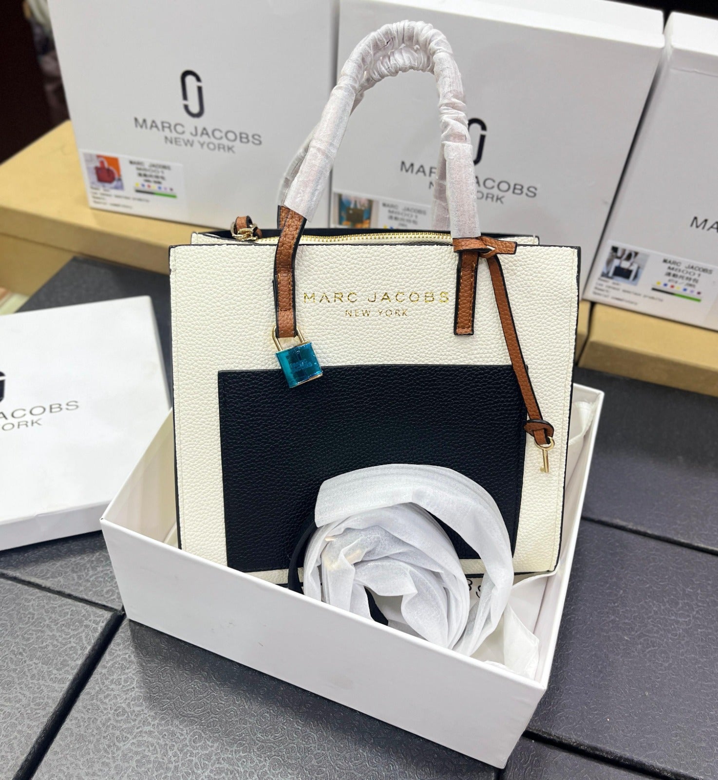 Marc Jacobs Mini Grind Leather Tote Bag - White