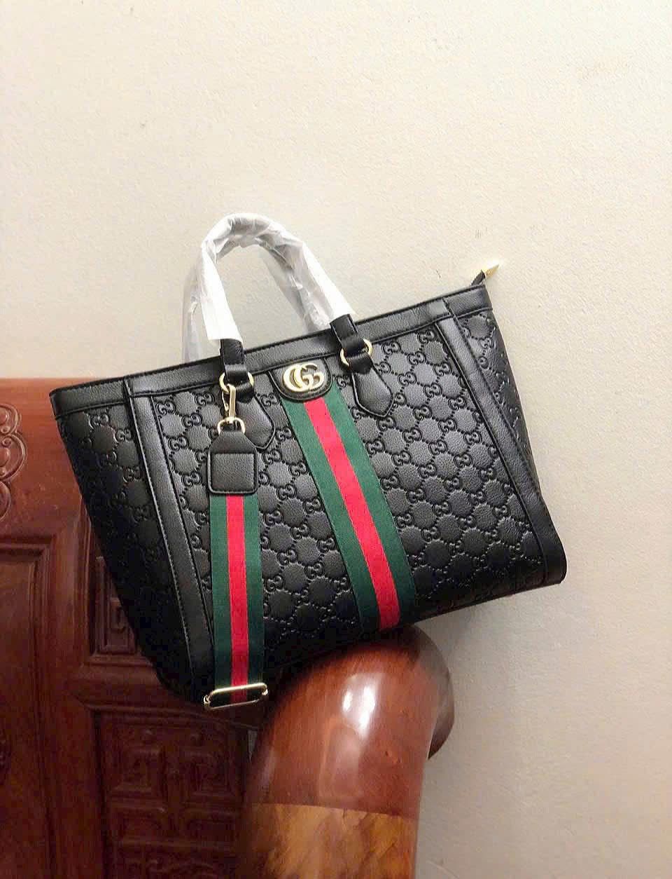 GUCCI Soft Leather Tote Bag - Black