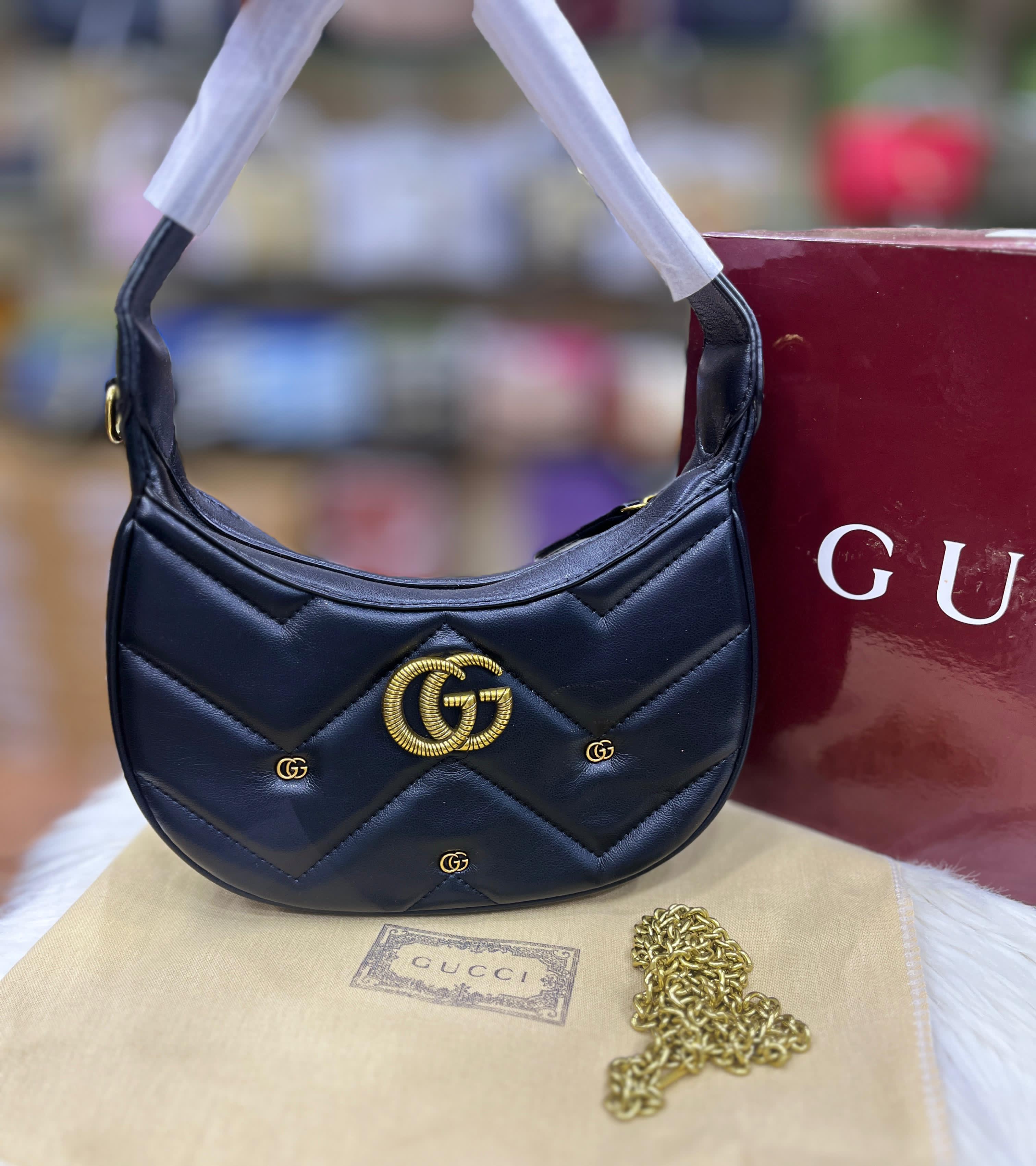 Gucci GG Marmont Half-Moon Shoulder Bag - Black