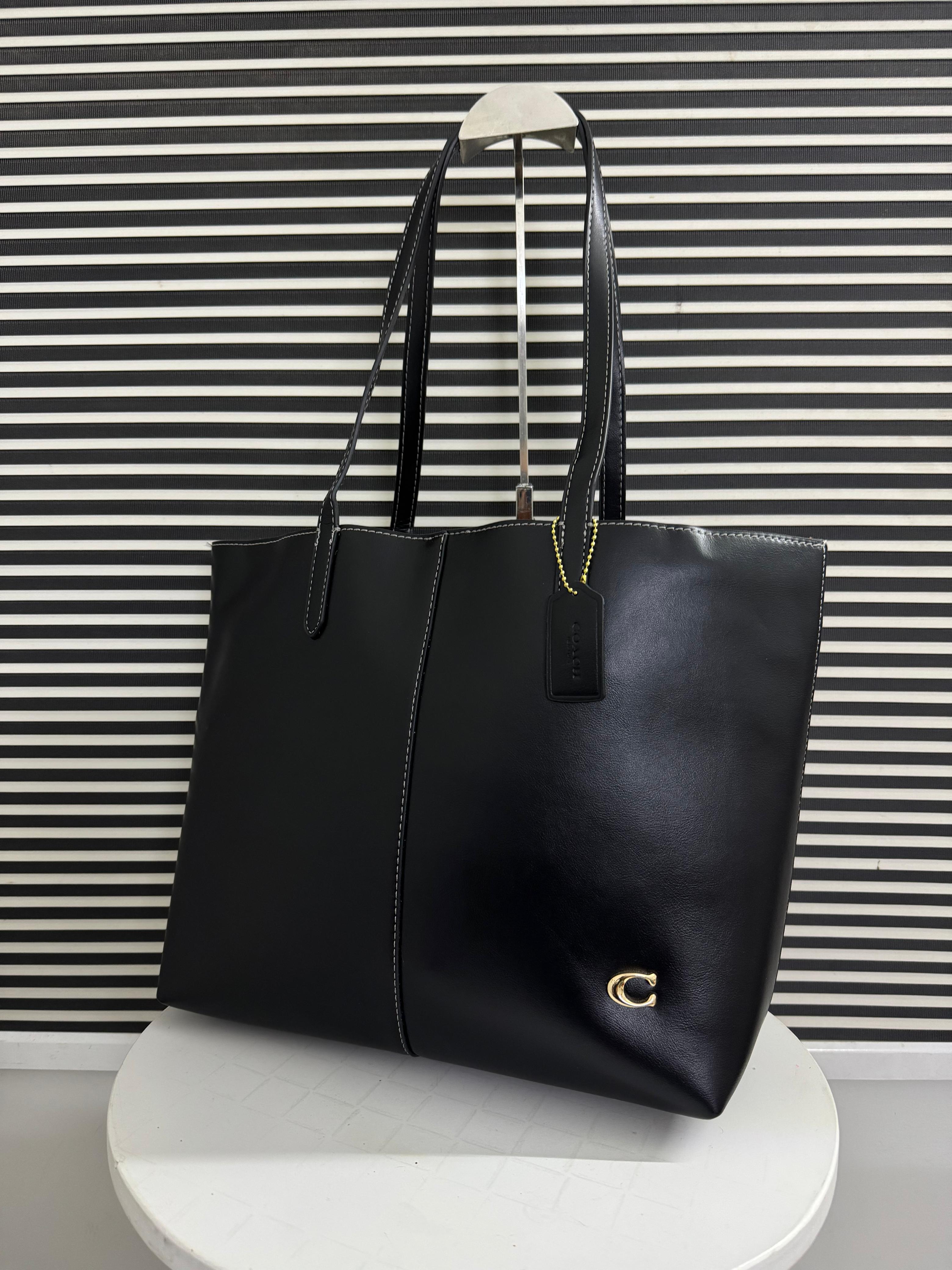 COACH North 32 Leather Tote Bag - Black