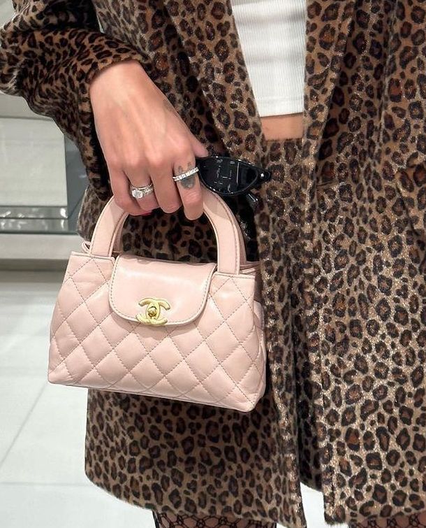 Chanel  Small Kelly Handbag - Pink