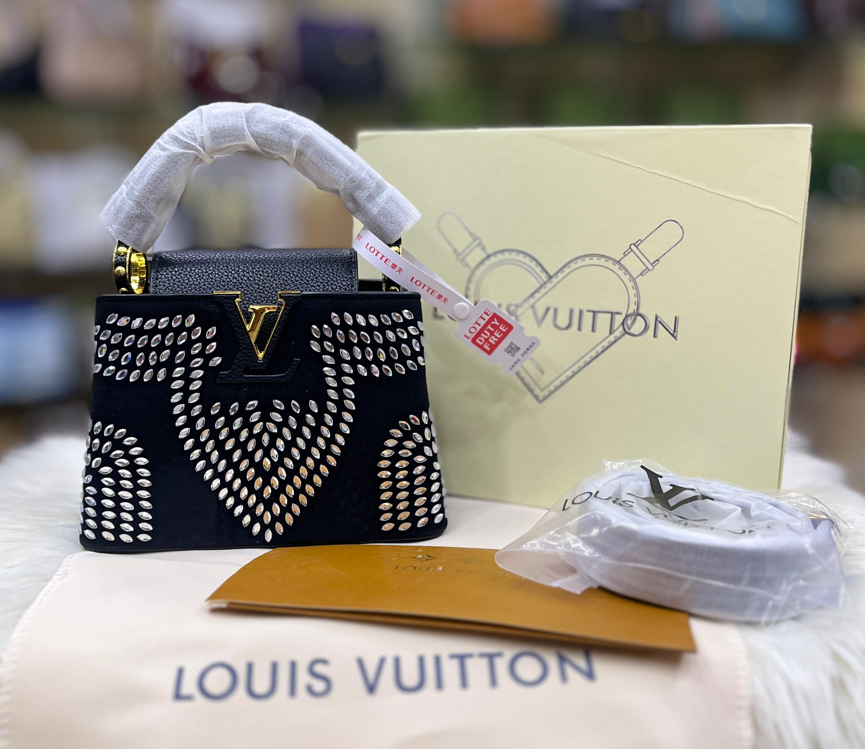 Louis Vuitton Capucines Mini Handbag  - Black (Stone)