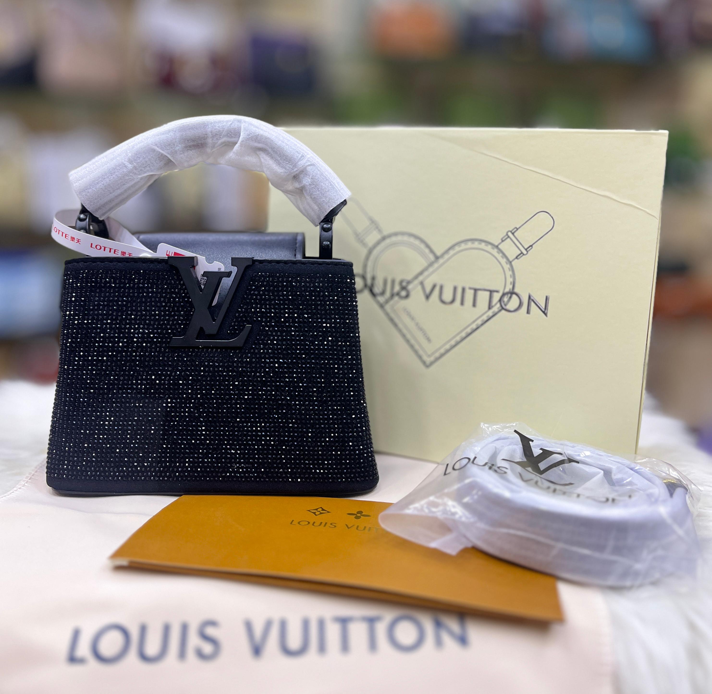 Louis Vuitton Capucines Mini Handbag  - Sparkling Black