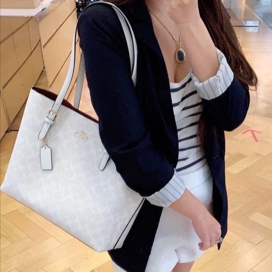 COACH Mollie Tote Bag 34 - Off-White