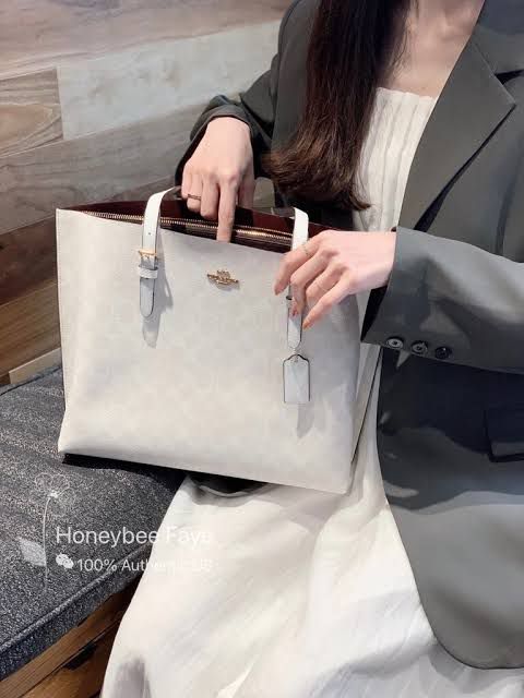 COACH Mollie Tote Bag 34 - Off-White