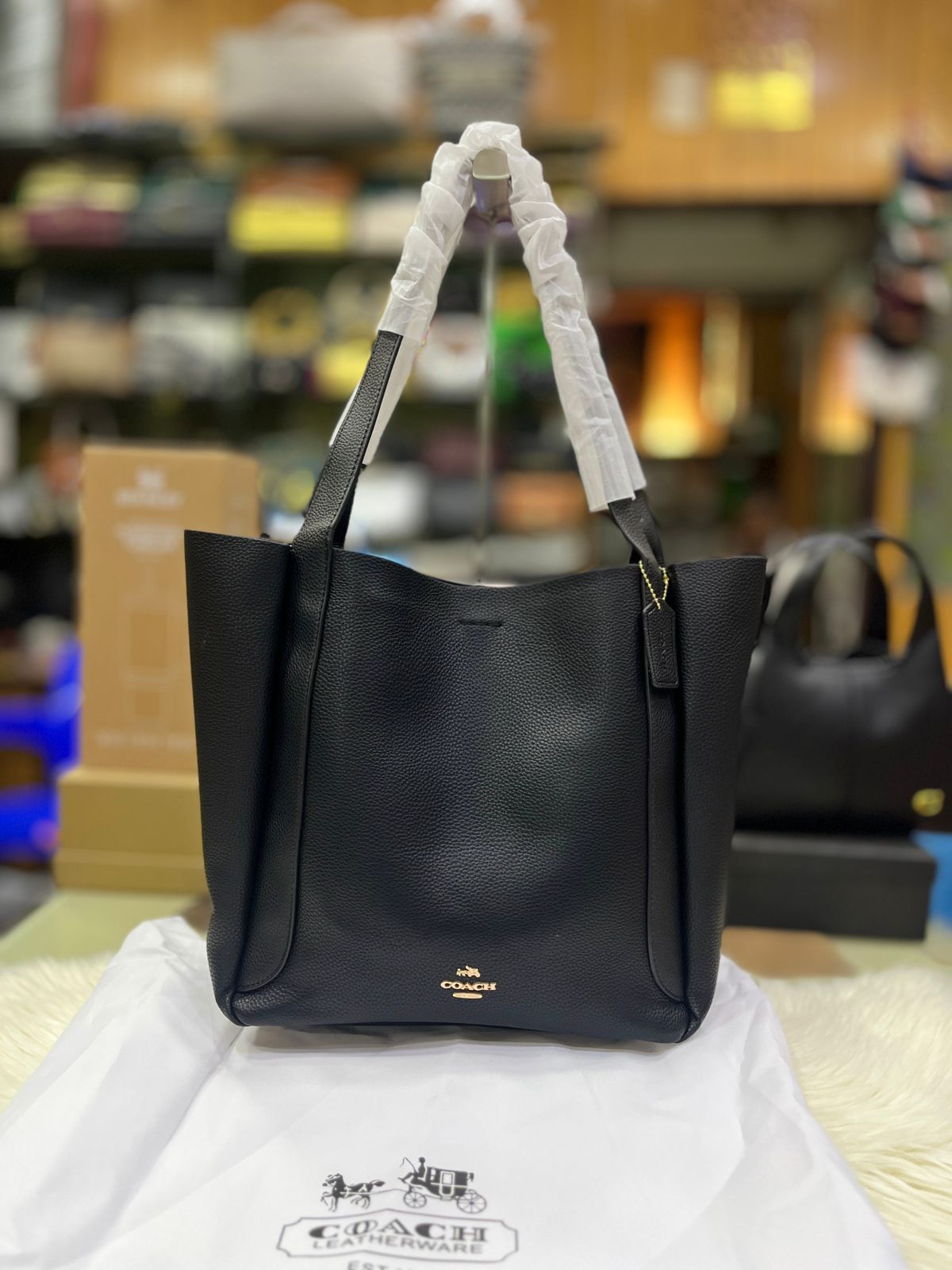 COACH Hadley Tote Bag - Black