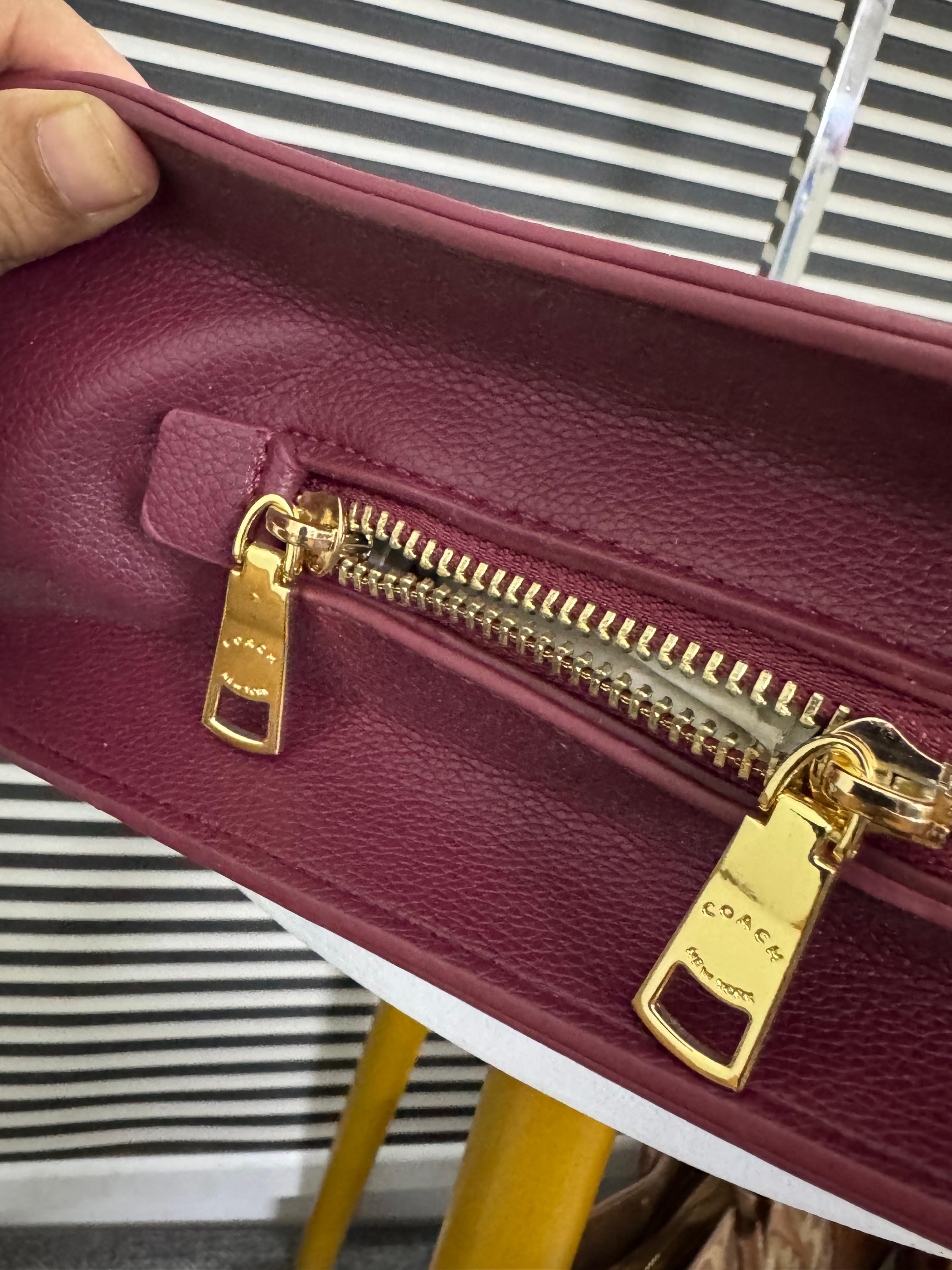 Coach Cater Carryall Bag - Mehroon