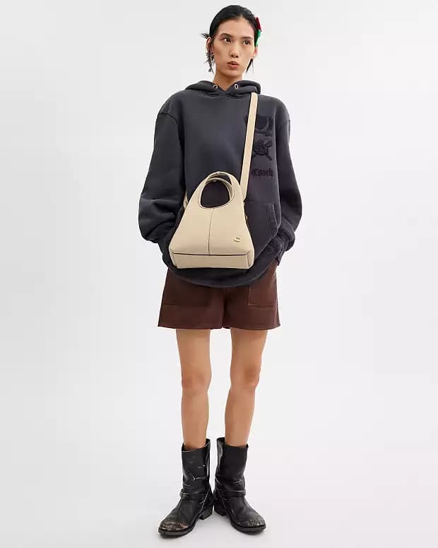 COACH Lana Shoulder Bag 23 - Beige