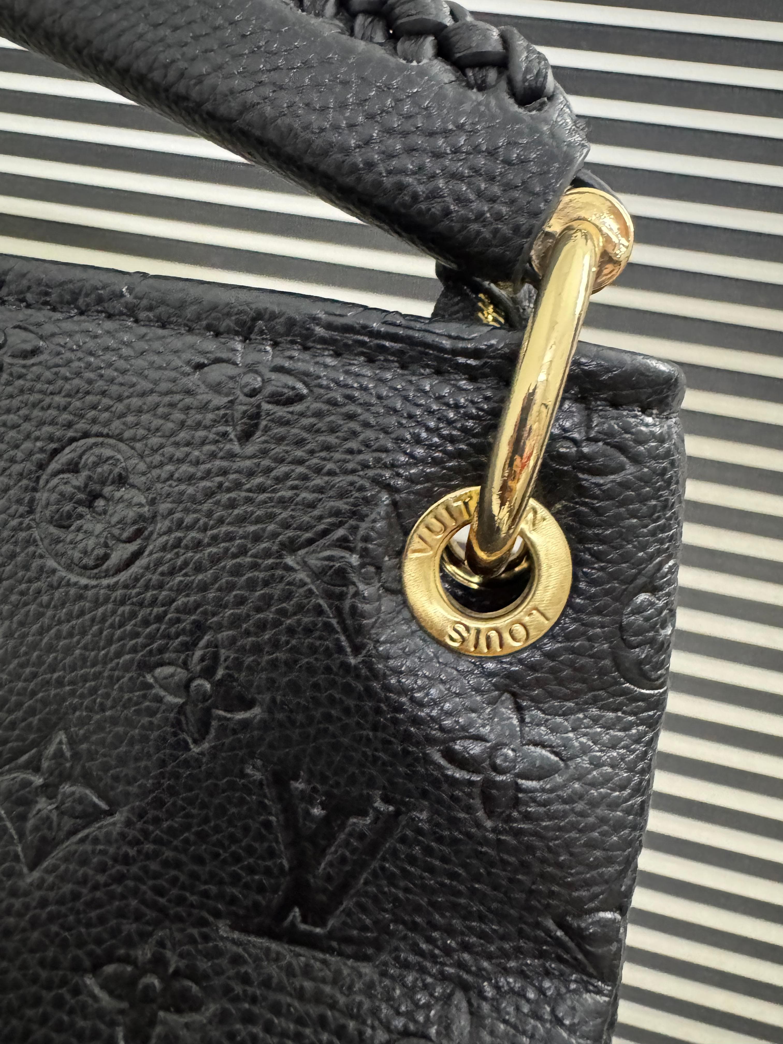 LOUIS VUITTON  Artsy MM Monogram Empreinte