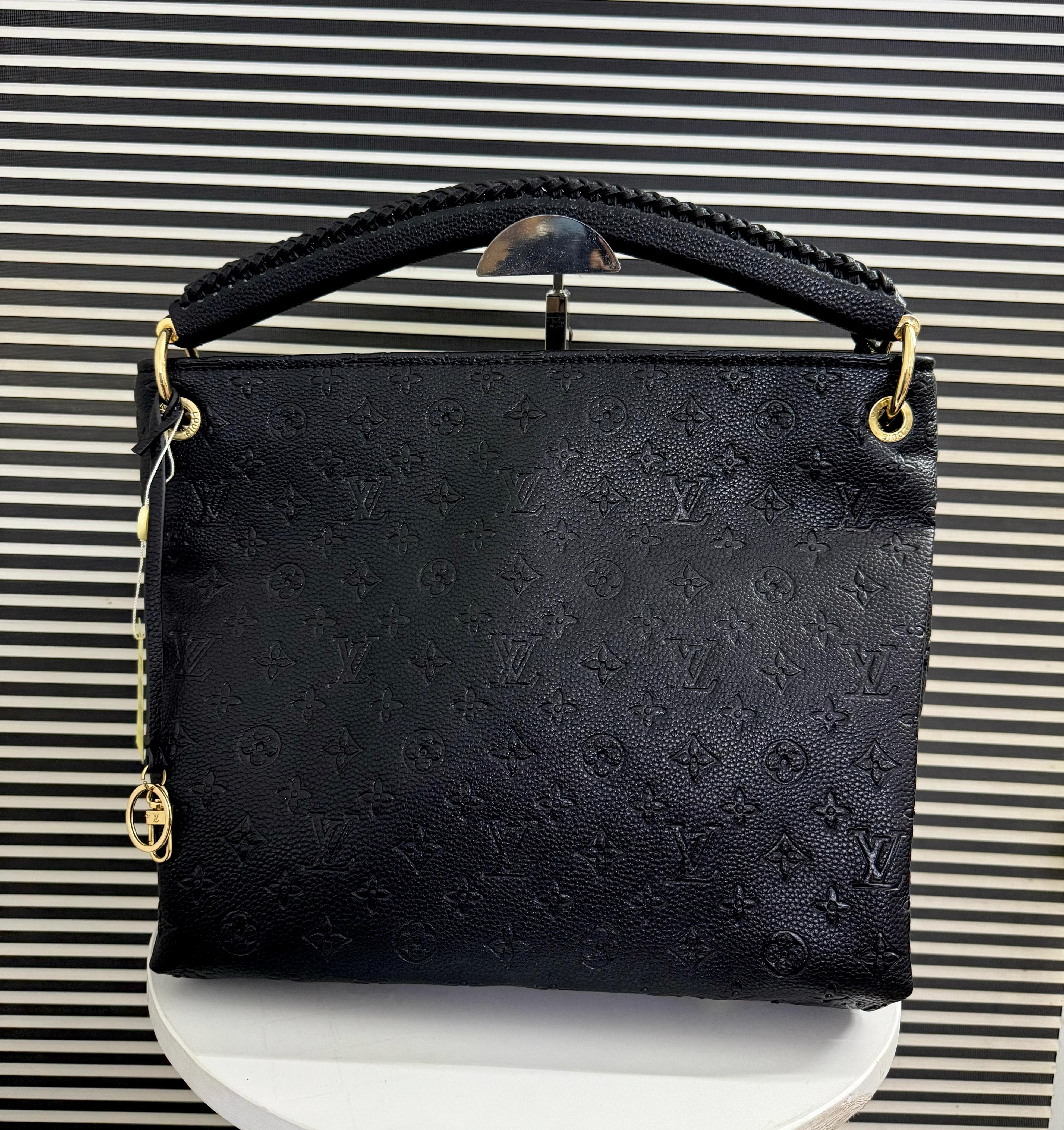 LOUIS VUITTON  Artsy MM Monogram Empreinte