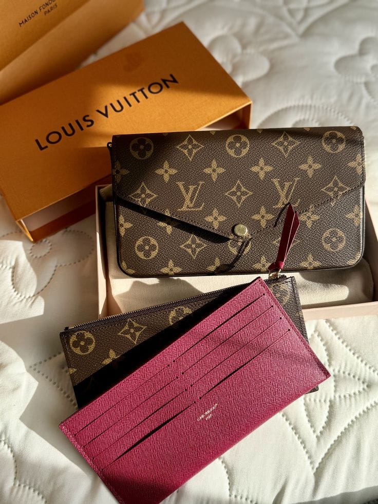 LOUIS VUITTON Félicie Pochette - M81896