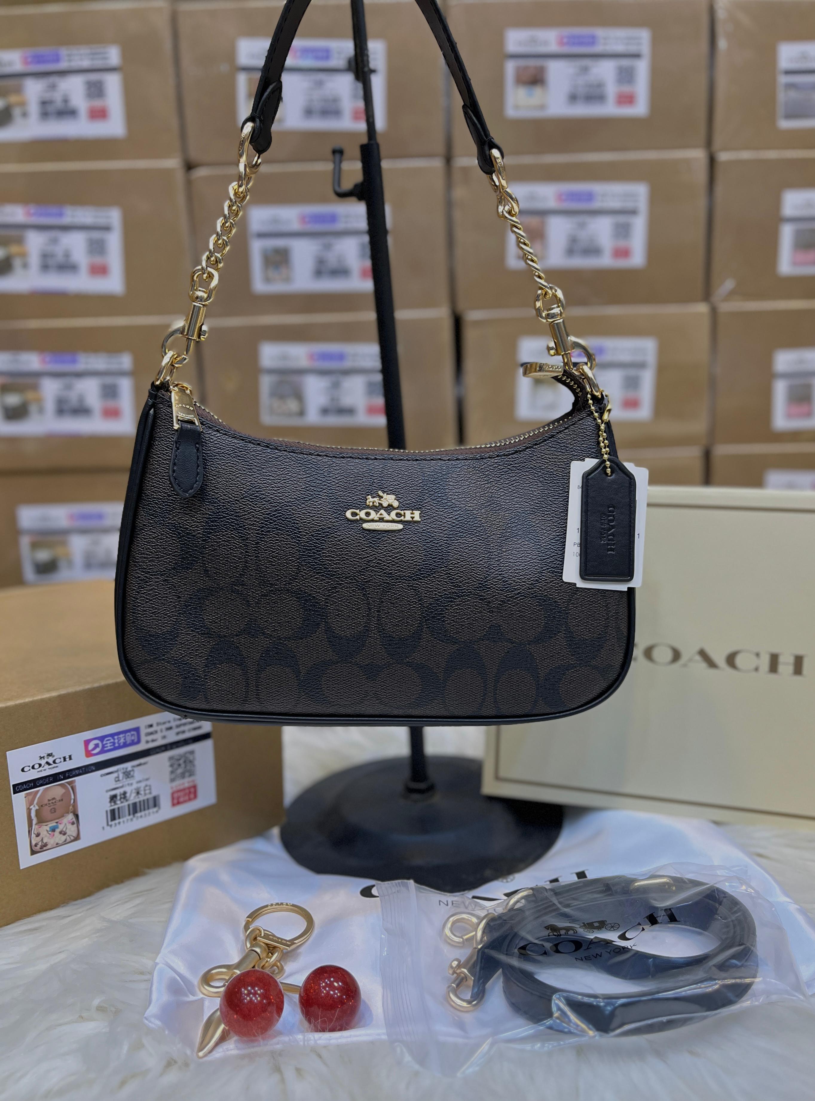 COACH Teri Shoulder Bag In Signature Canvas - Black