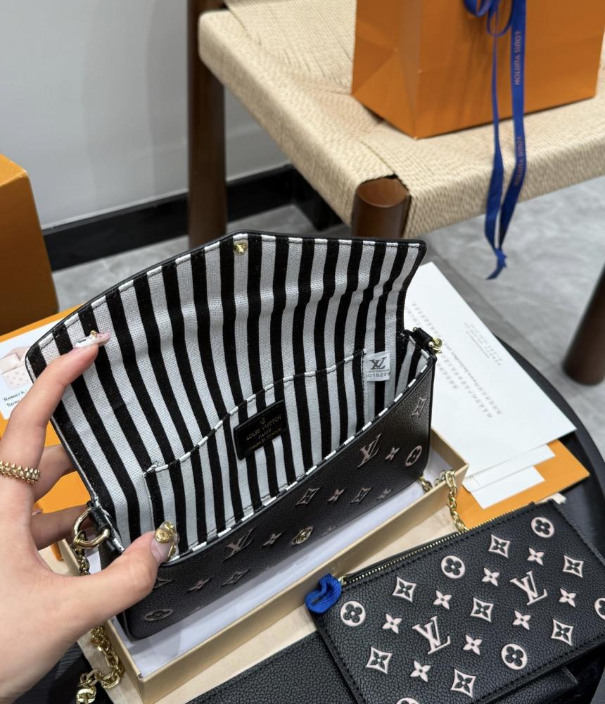 Louis Vuitton Pochette Félicie - Black