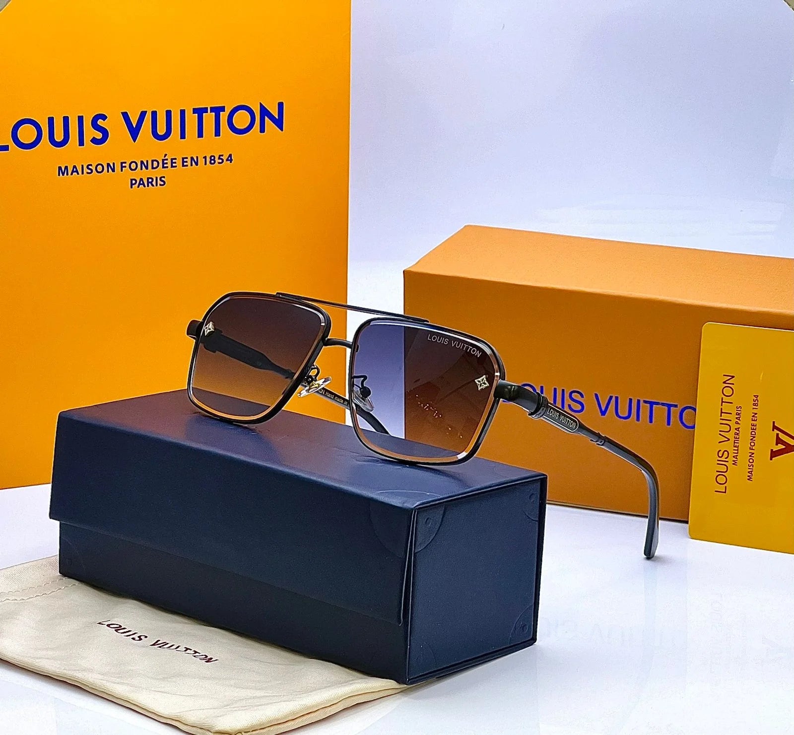 LOUIS VUITTON LADIES SUNGLASSES