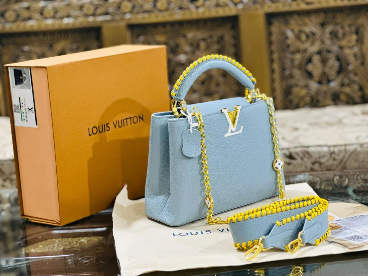 Louis Vuitton Capucines MM Two-Way Handbag - Blue